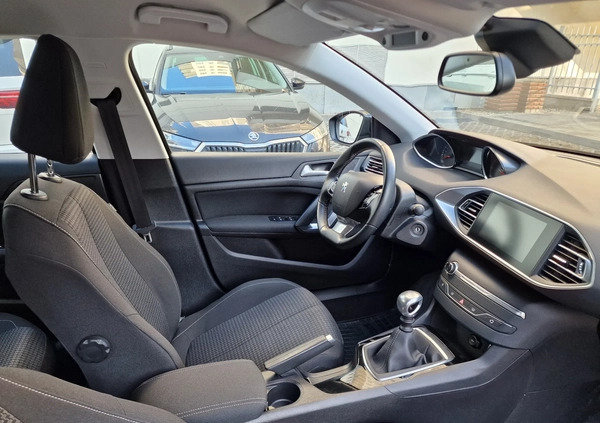 Peugeot 308 cena 55500 przebieg: 58700, rok produkcji 2019 z Warszawa małe 172